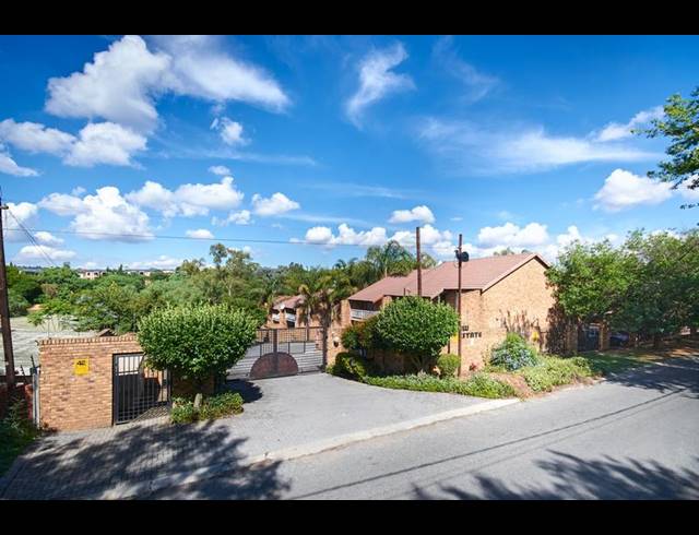 3 BEDROOM TOWNHOUSE FOR SALE IN FERNDALE